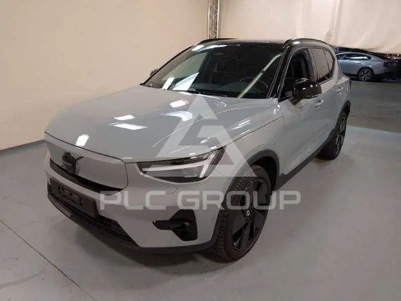 2025 Volvo EX 40