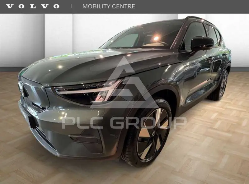 2025 Volvo EX 40
