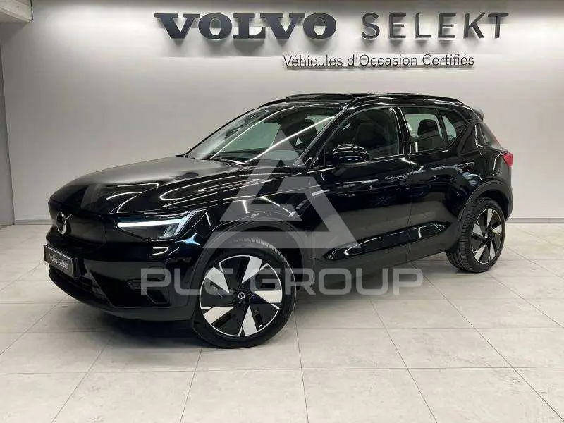2025 Volvo EX 40
