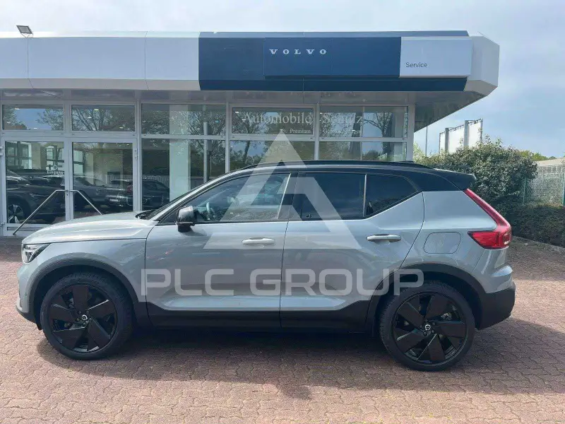 2025 Volvo EX 40