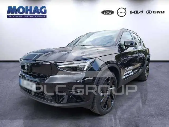 2025 Volvo EX 40
