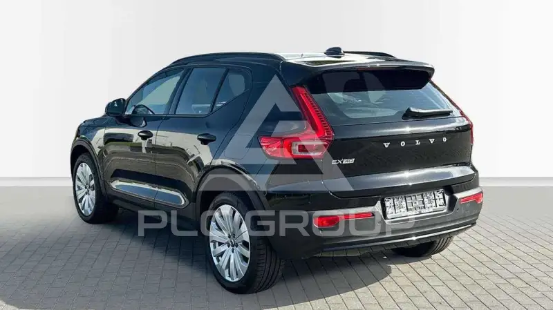 2025 Volvo EX 40
