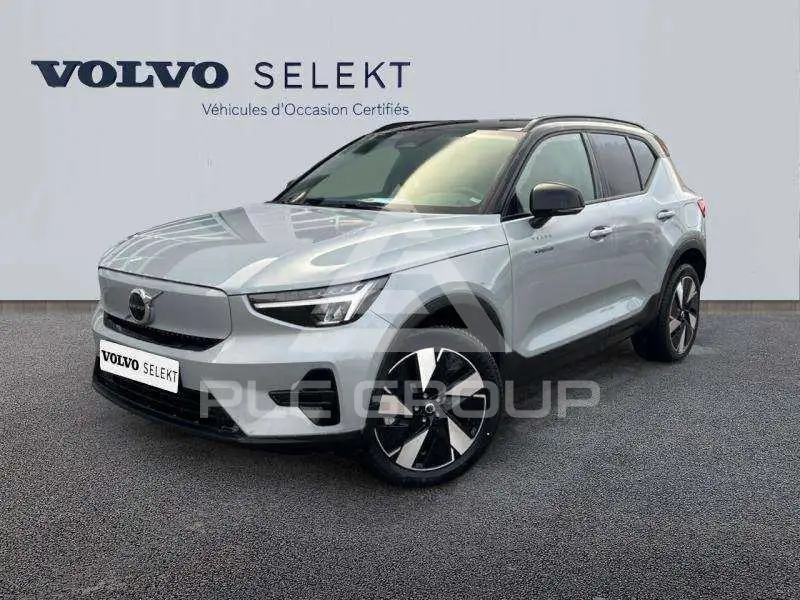 2025 Volvo EX 40