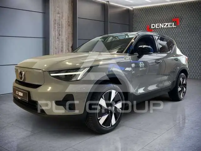 2025 Volvo EX 40