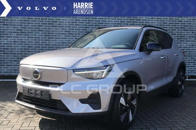2025 Volvo EX 40