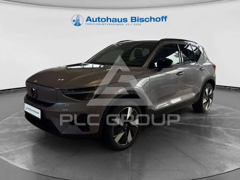 2025 Volvo EX 40
