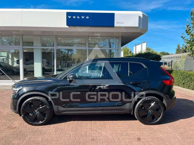 2025 Volvo EX 40
