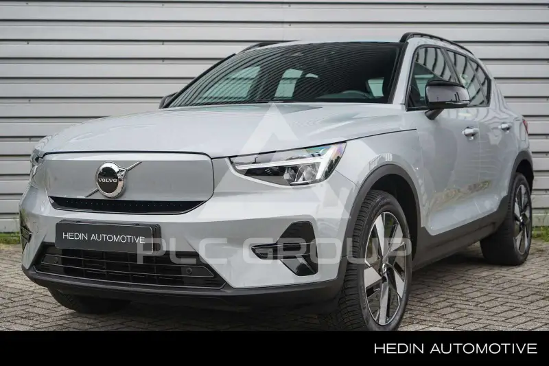 2025 Volvo EX 40