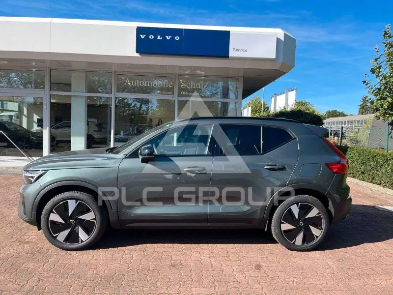 2025 Volvo EX 40