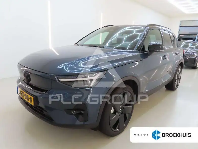 2025 Volvo EX 40