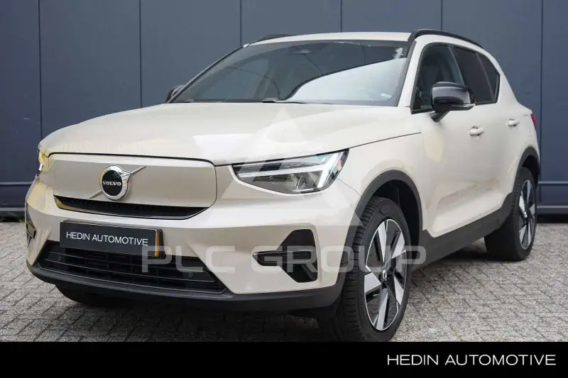 2025 Volvo EX 40