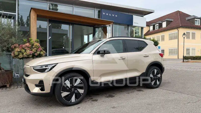 2025 Volvo EX 40