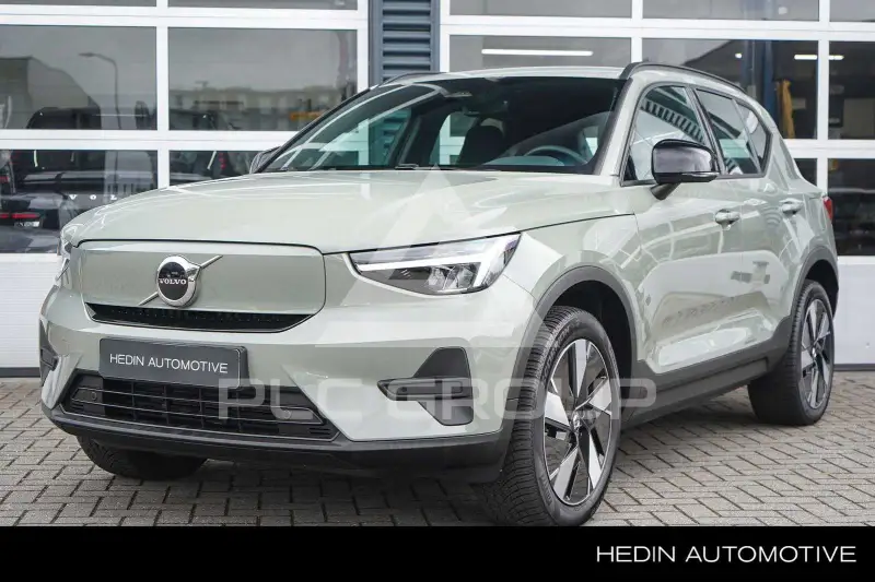 2025 Volvo EX 40