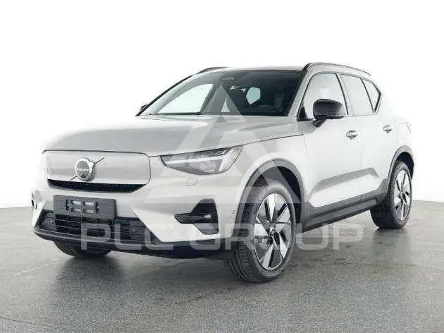 2025 Volvo EX 40