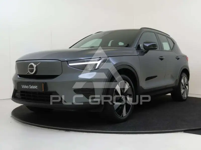 2025 Volvo EX 40