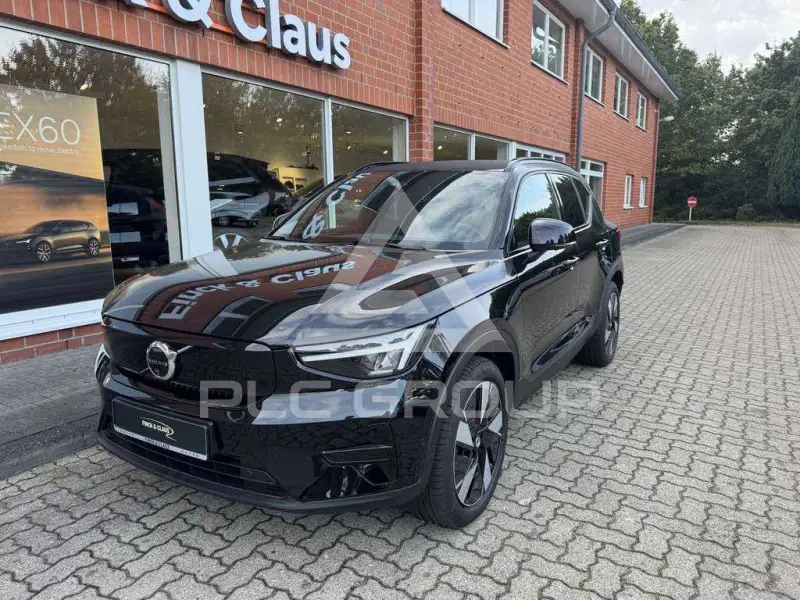 2025 Volvo EX 40