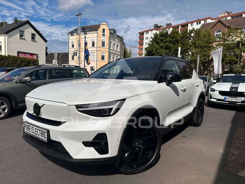 2025 Volvo EX 40