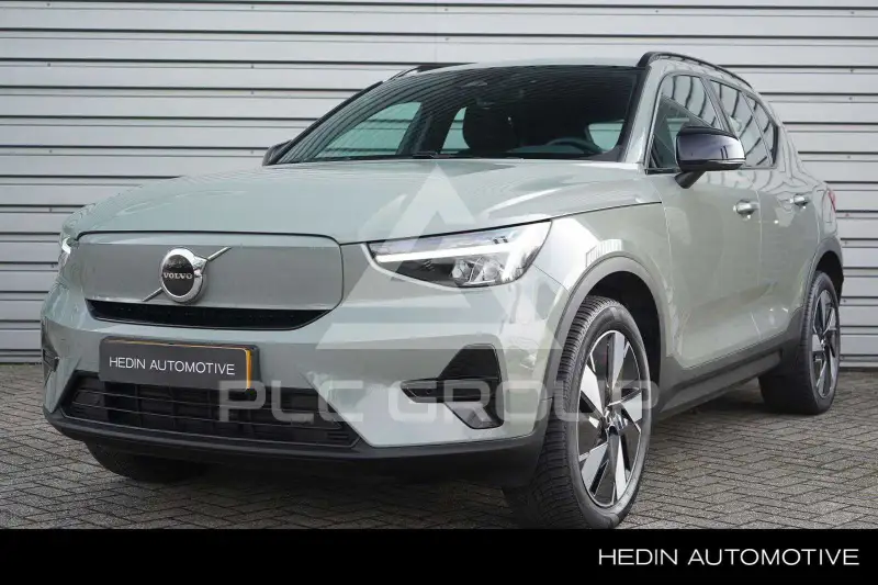 2025 Volvo EX 40