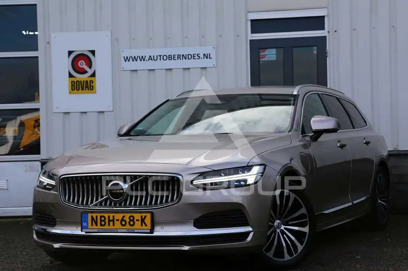2025 Volvo V90
