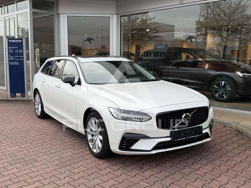 2025 Volvo V90