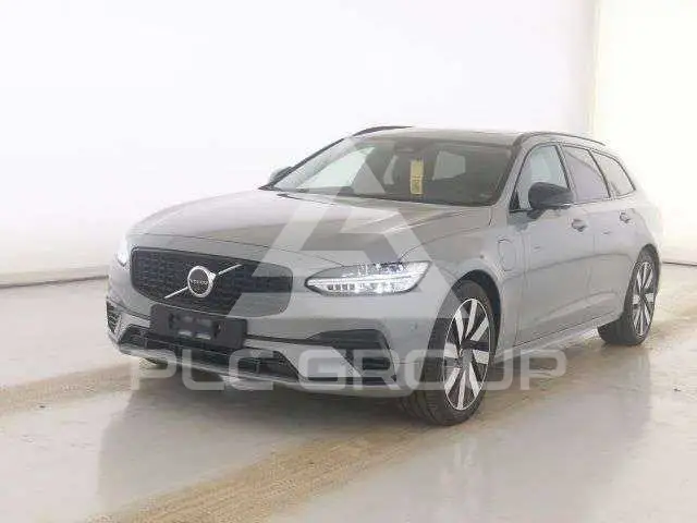 2025 Volvo V90