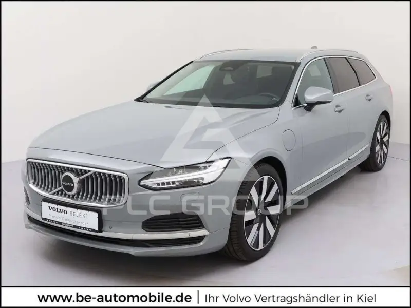 2025 Volvo V90