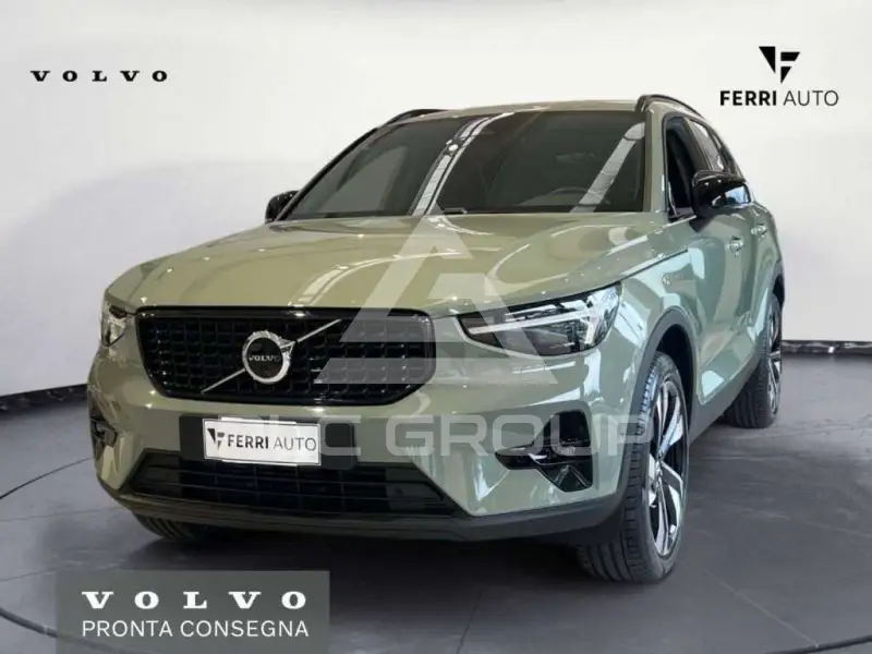 2025 Volvo XC40
