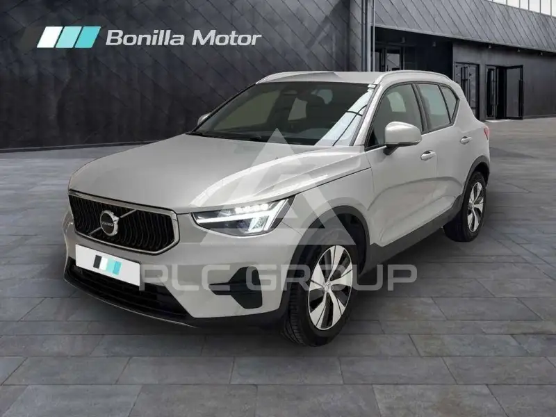 2025 Volvo XC40