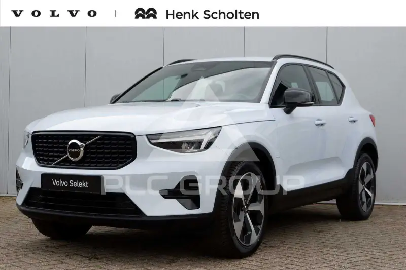 2025 Volvo XC40
