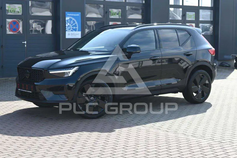 2025 Volvo XC40