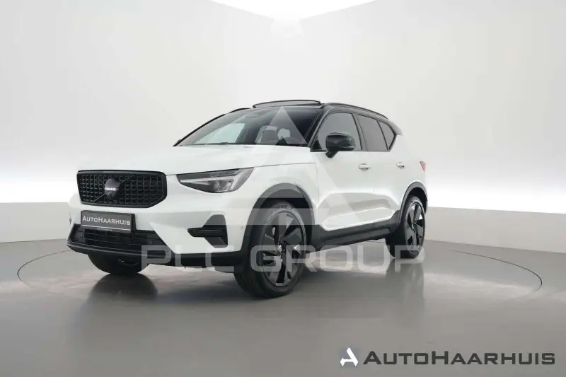 2025 Volvo XC40