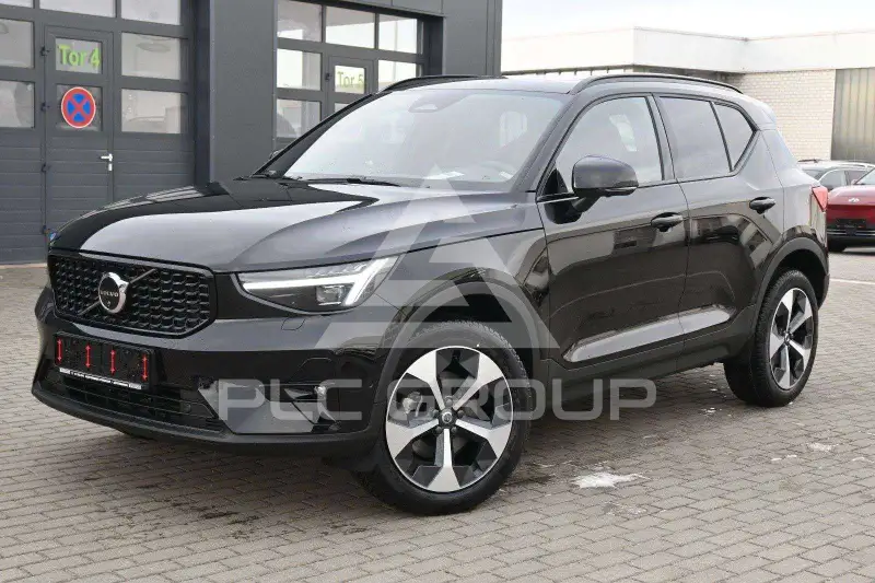 2025 Volvo XC40