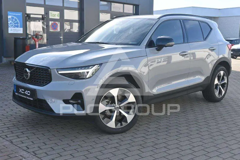 2025 Volvo XC40