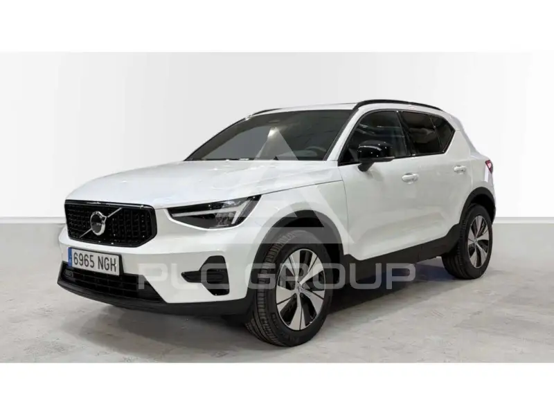 2025 Volvo XC40