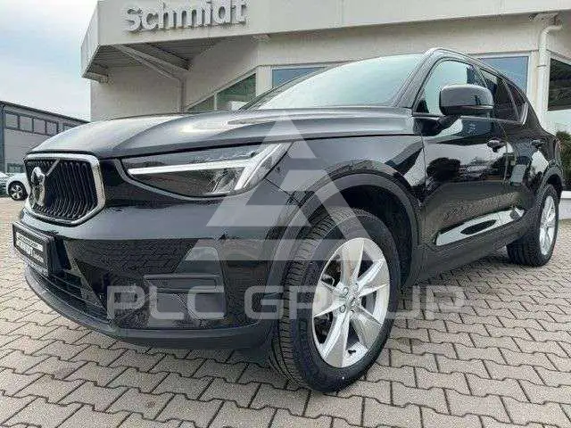 2025 Volvo XC40