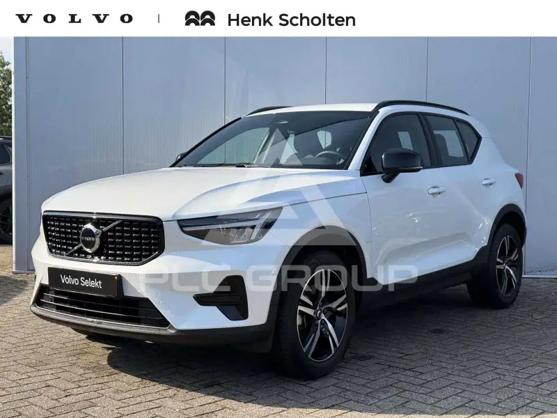2025 Volvo XC40