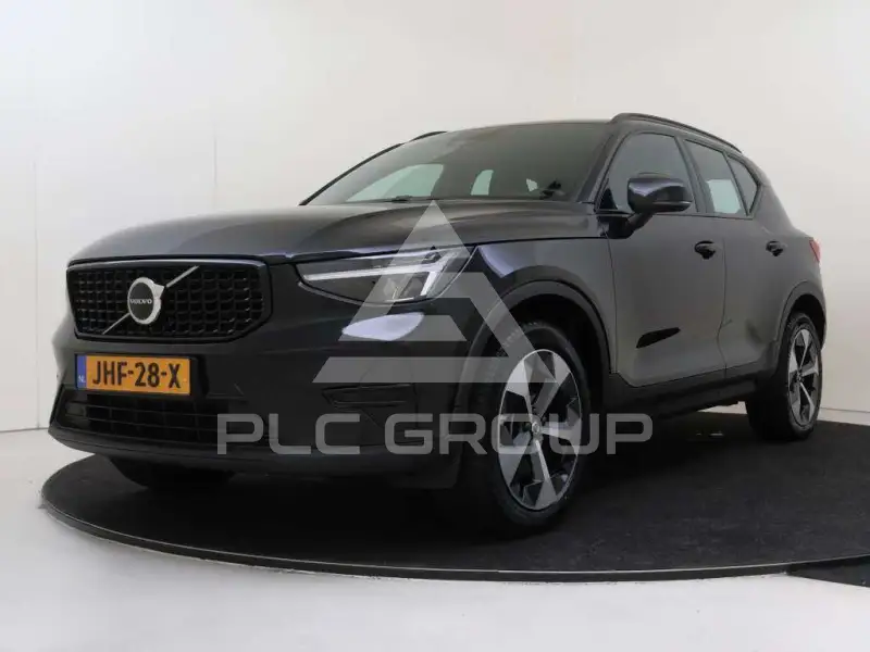 2025 Volvo XC40