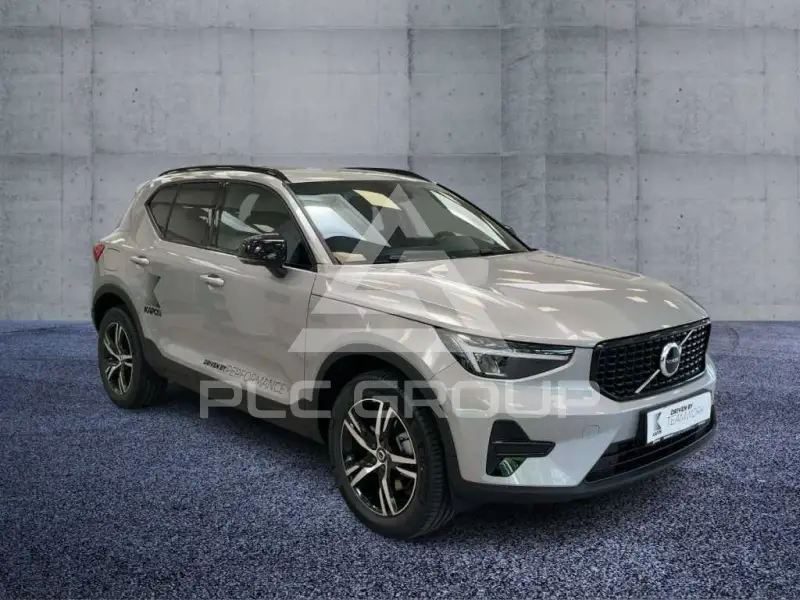 2025 Volvo XC40