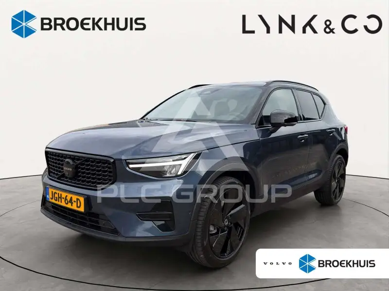 2025 Volvo XC40