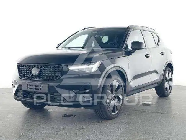 2025 Volvo XC40