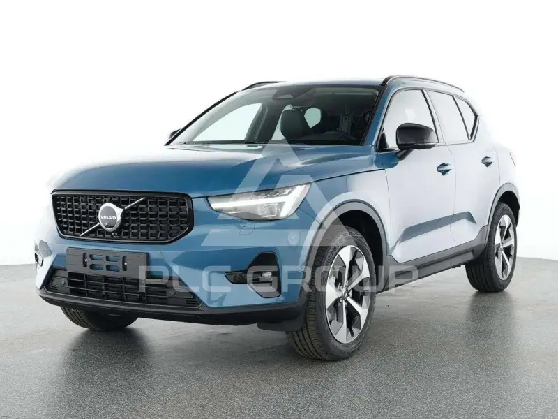 2025 Volvo XC40