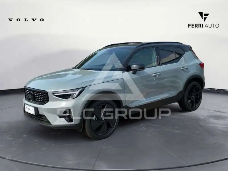 2025 Volvo XC40