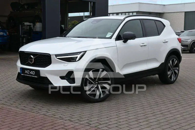 2025 Volvo XC40