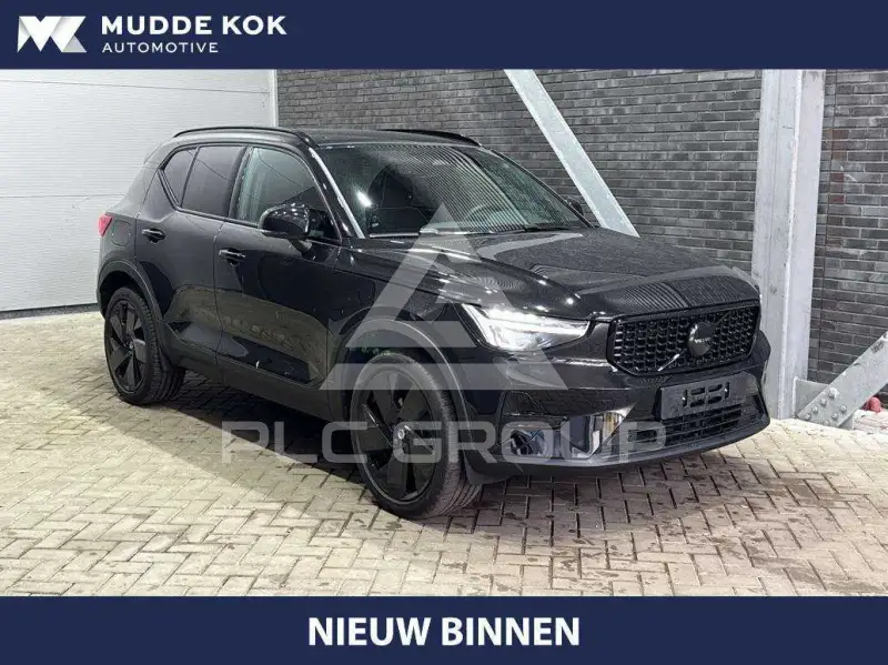 2025 Volvo XC40