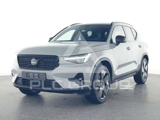 2025 Volvo XC40