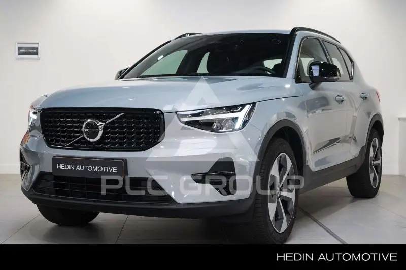 2025 Volvo XC40