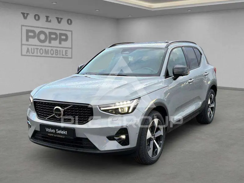 2025 Volvo XC40