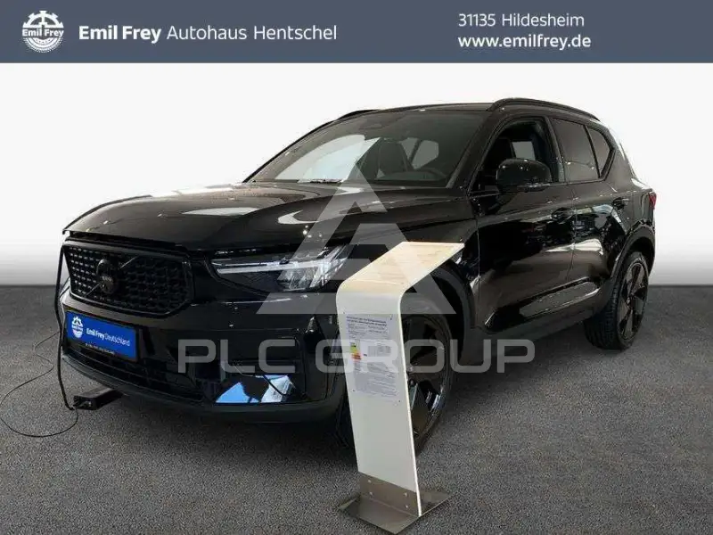 2025 Volvo XC40