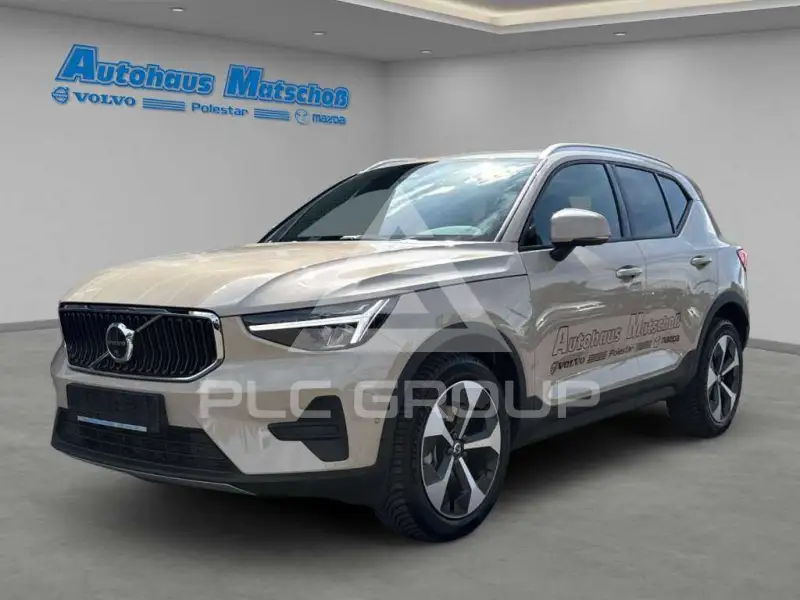2025 Volvo XC40
