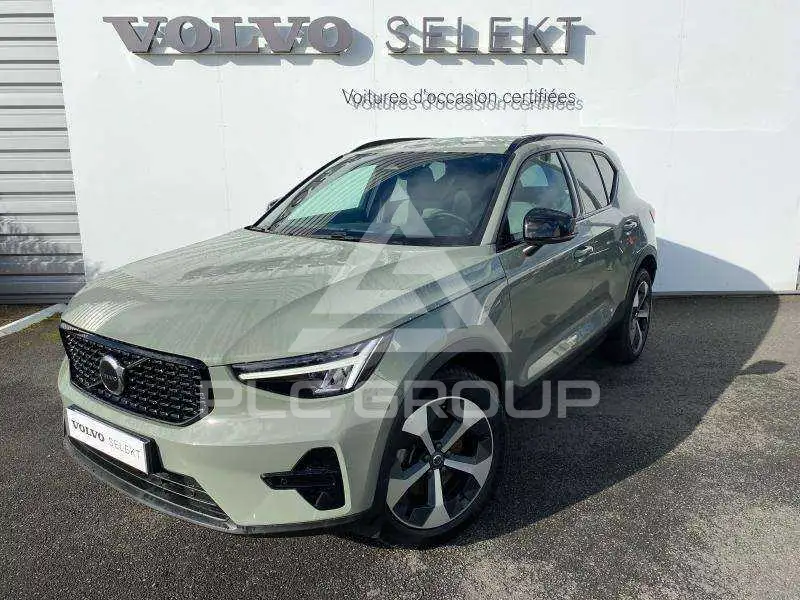 2025 Volvo XC40